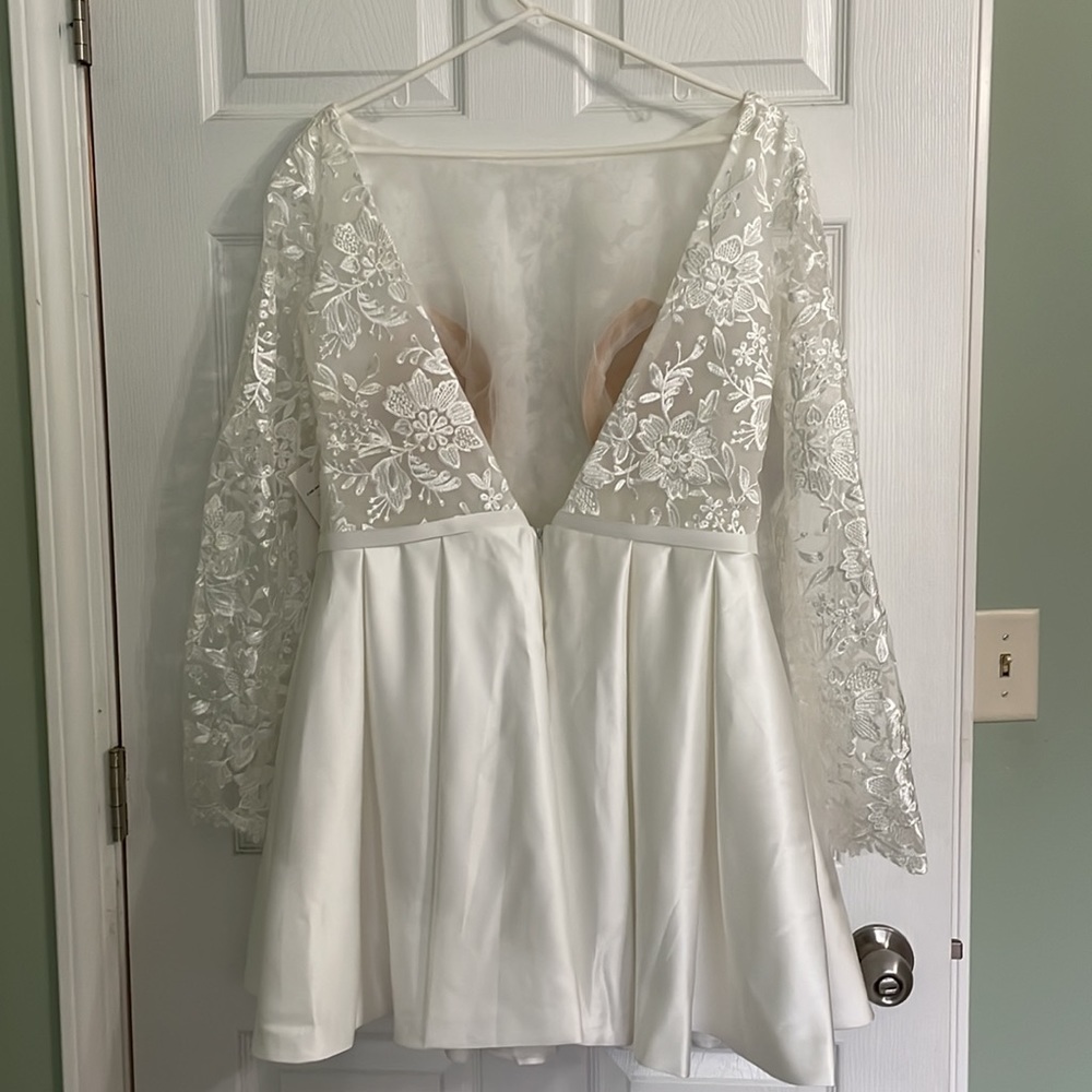Short white wedding dress—great for reception dress or a rehearsal dinner dress - Picture 2 of 6